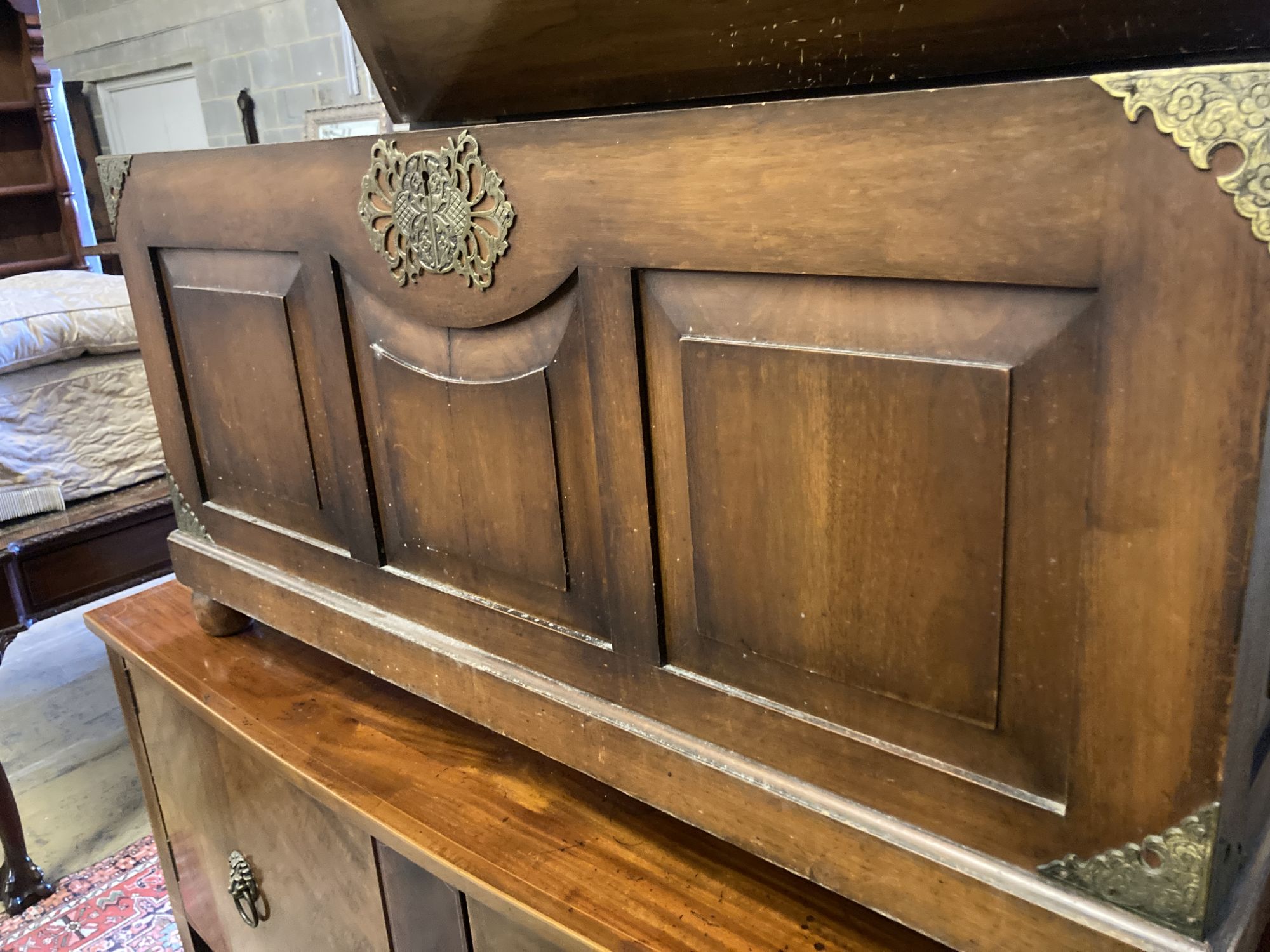 An 18th century style coffer, length 112cm, depth 56cm, height 57cm